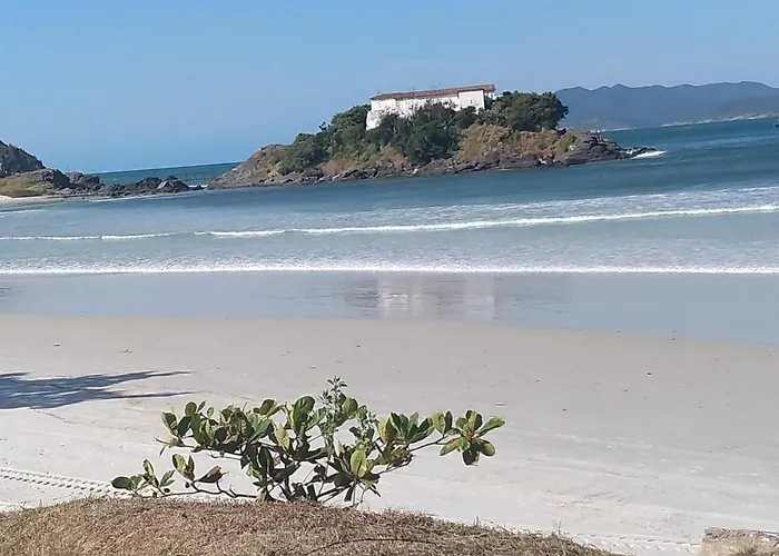 a 50m da praia do forte